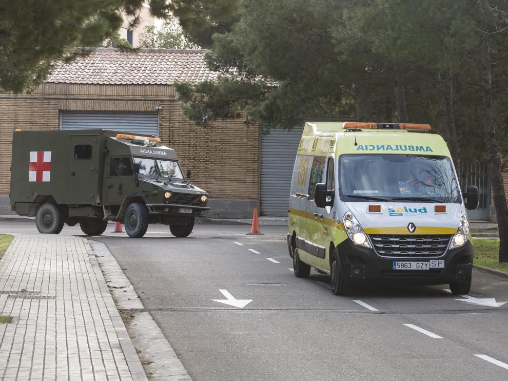 Imagen de archivo de ambulancias en el Hospital Militar de Zaragoza