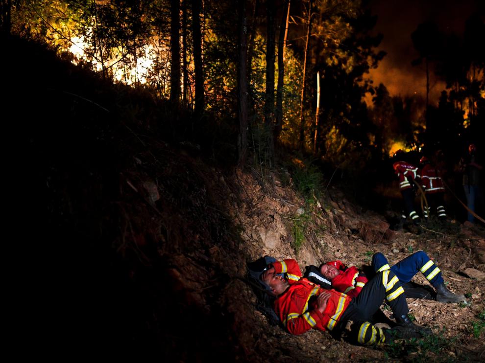 Un incendio forestal provoca decenas de muertos en el centro de Portugal
