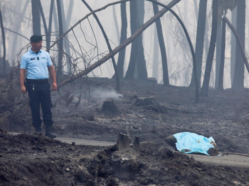 Un incendio forestal provoca decenas de muertos en el centro de Portugal