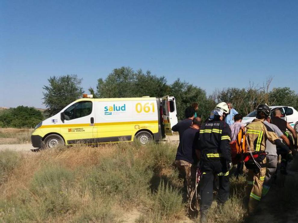 Un motorista, herido al caer por un barranco en Sástago