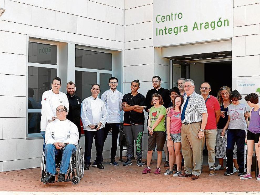Los asistentes a la presentación de la gala Inclucina en Zaragoza.