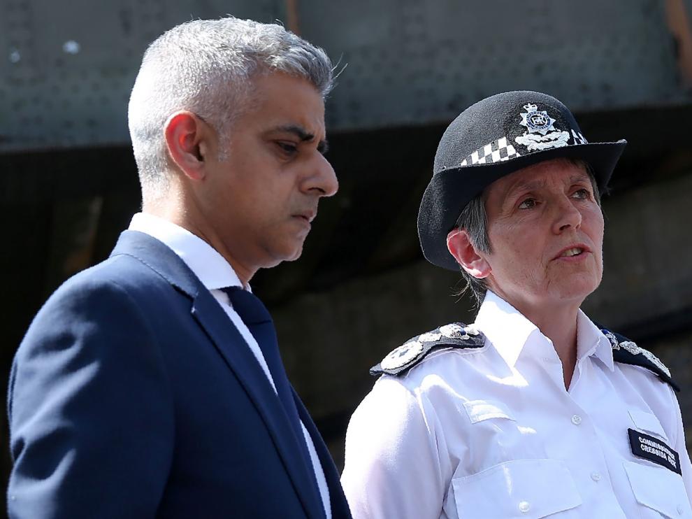 El alcalde de Londres junto a la comisaria jefa de Scotland Yard.