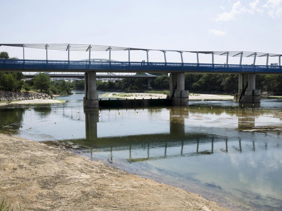 La reparación del azud del Ebro sigue levantando polémica.
