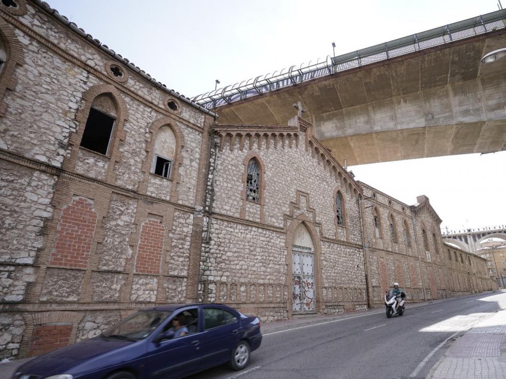El antiguo Asilo de San Julián presenta un estado ruinoso a la espera de su rehabilitación.