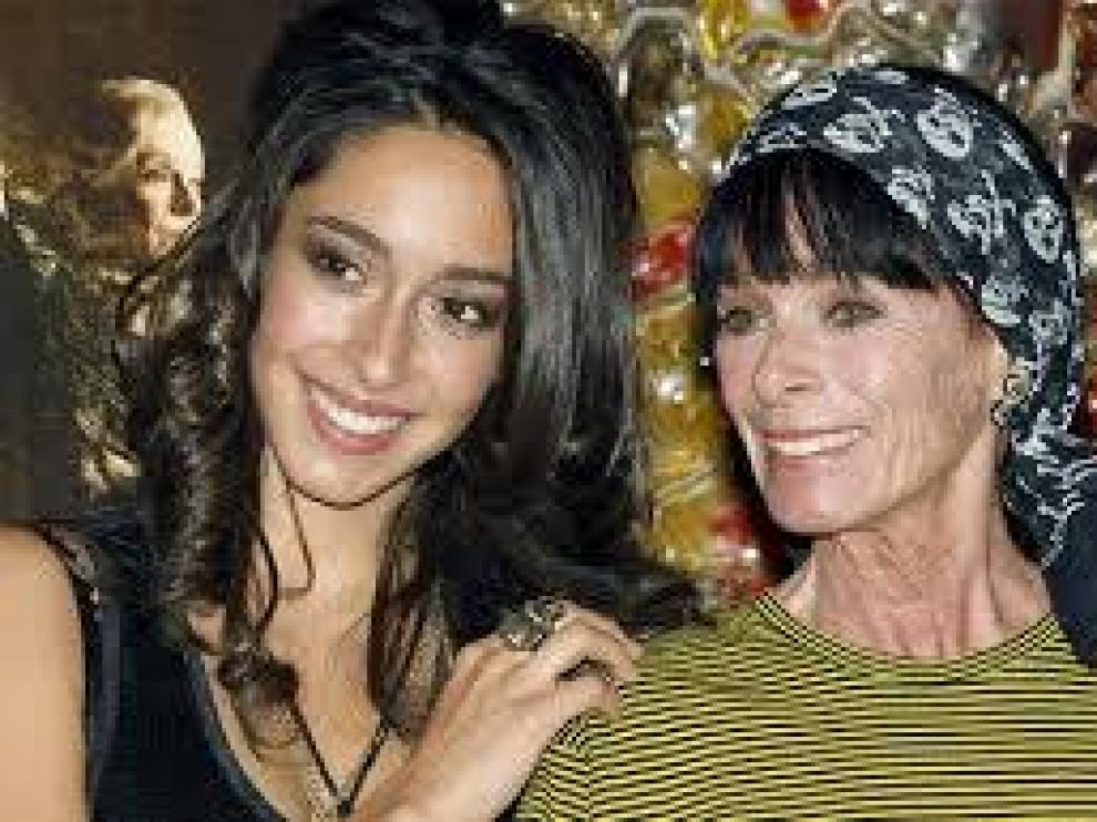 La actriz Oona Chaplin junto a su madre Geraldine Chaplin.
