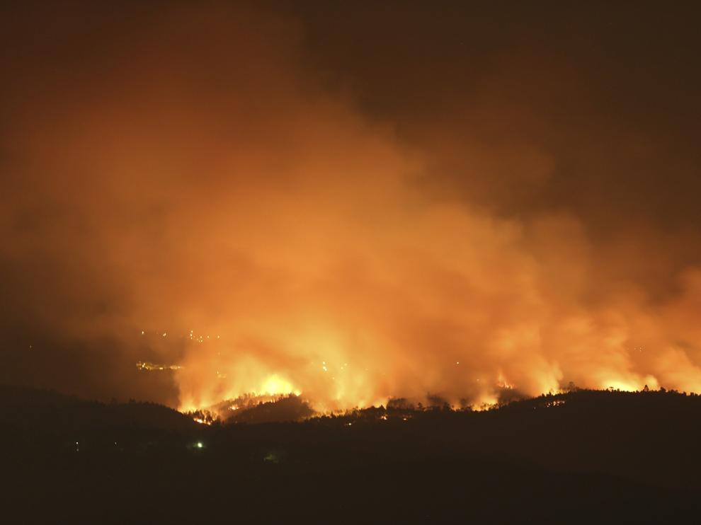 El incendio continúa activo en el centro de Portugal.