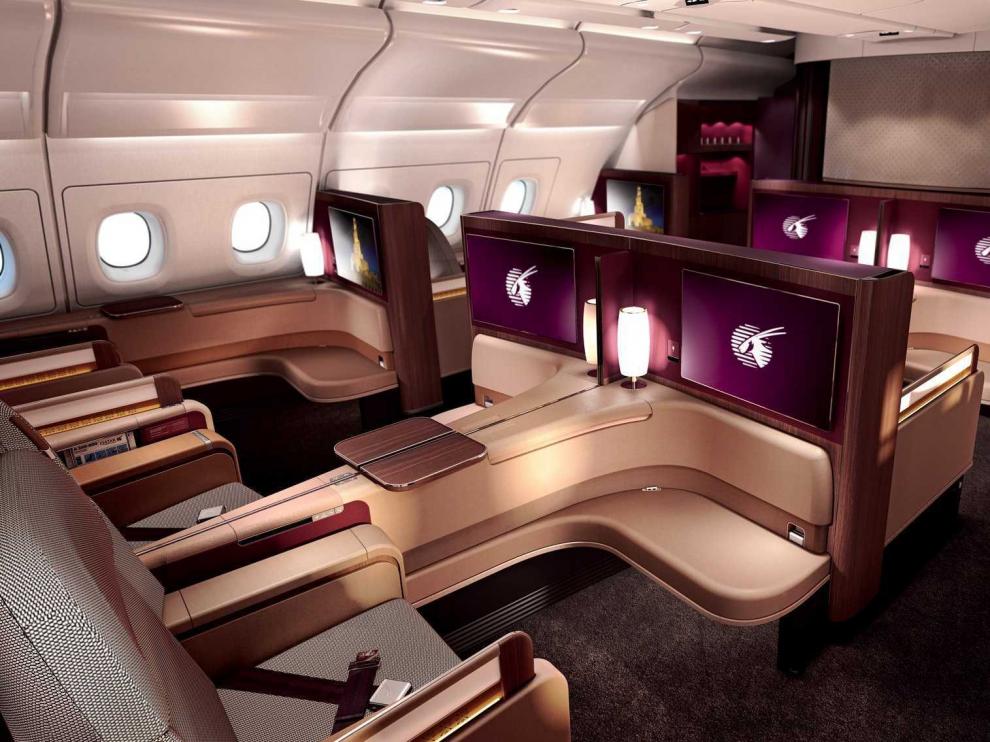 Primera clase en un avión de Qatar Airways.