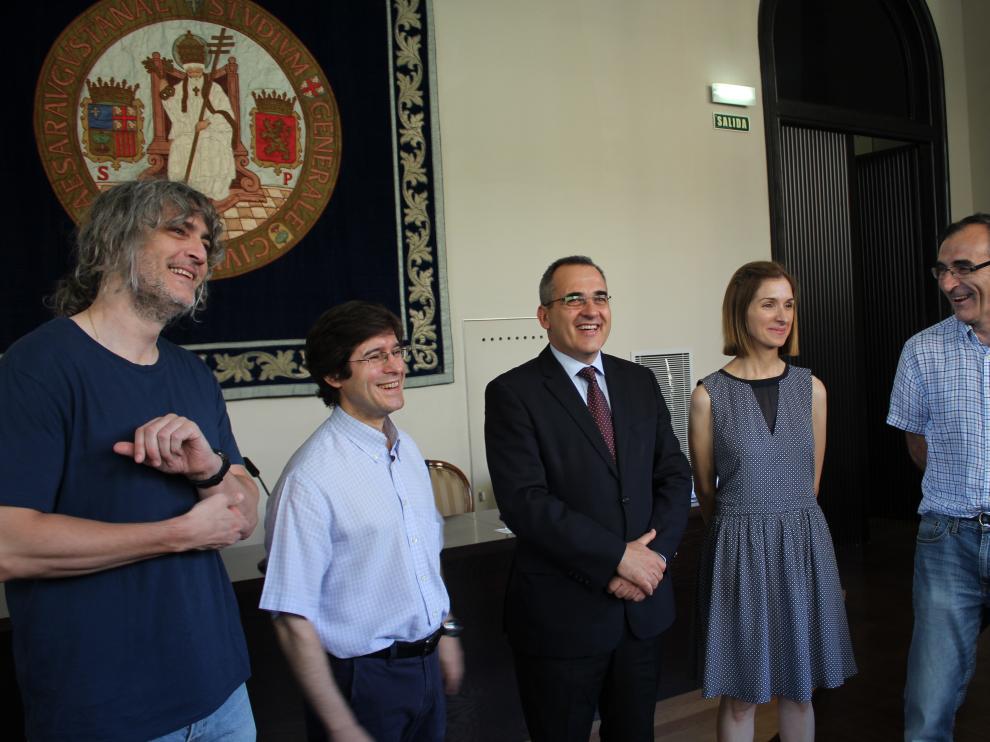Diego Gutiérrez, Vicente Ferreira, Luis Miguel García Vinuesa, Esther Pueyo y Pablo Laguna, durante la presentación esta mañana de los cuatro nuevos proyectos Marie Curie