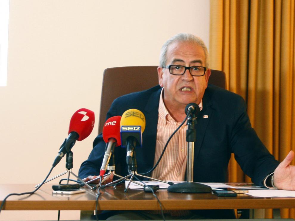 El presidente de Cruz Roja Soria, Modesto Fernández, durante la presentación de los datos de la memoria 2016 de la institución.