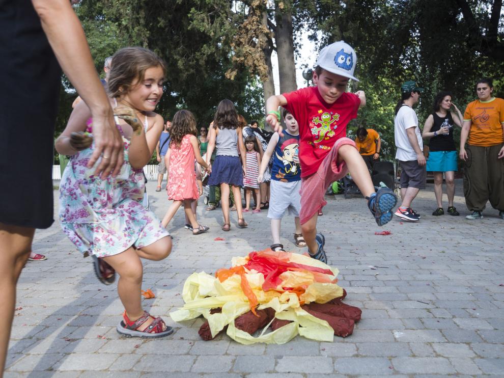 San Juanada infantil en el parque Bruil de Zaragoza.