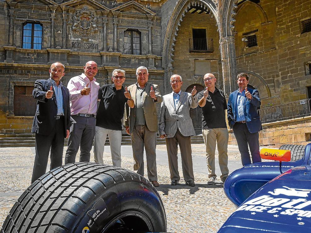 Tejedor, consejero; Gracia, alcalde; Alguersuari, promotor; Arrufat, DGA; Ponz, Comarca; Andreu, consejero y Alfonso, gerente. Agency.