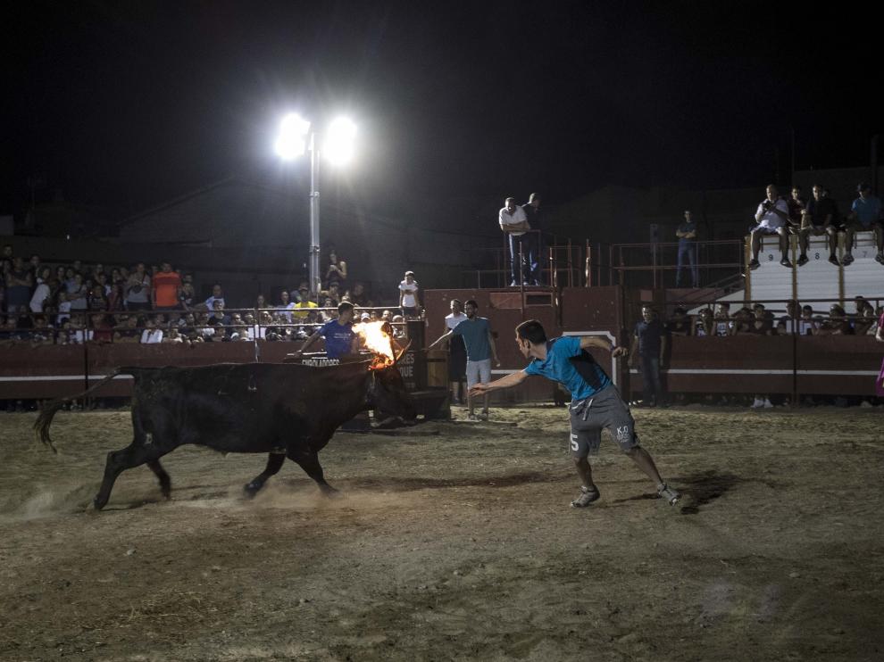 San Juan sortea el veto de ZEC y recupera el toro de fuego en un ruedo portátil