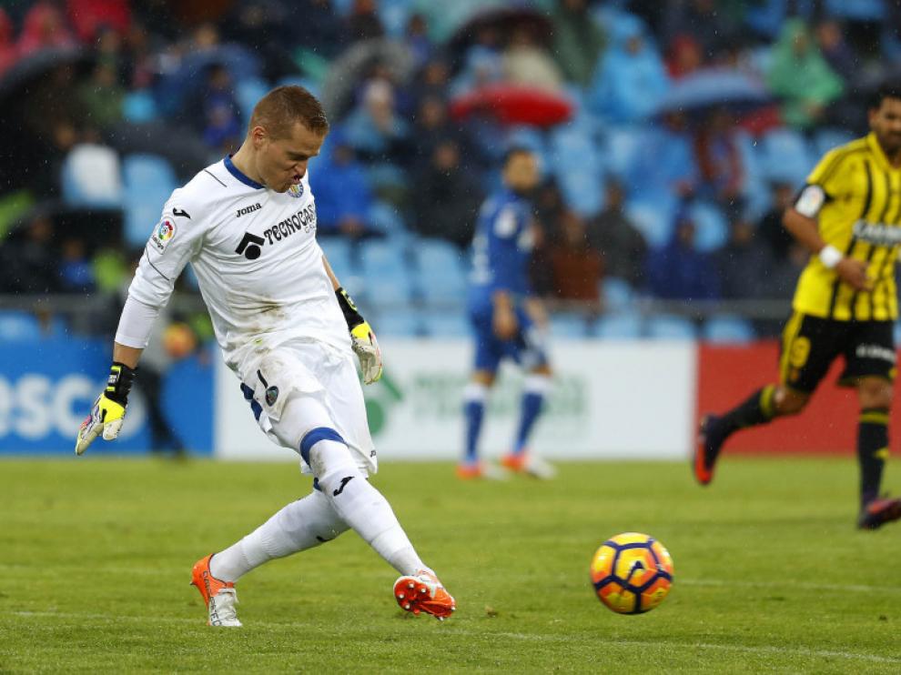 Alberto, en el encuentro disputado ante el Real Zaragoza en el Coliseo Alfonso Pérez Muñoz.