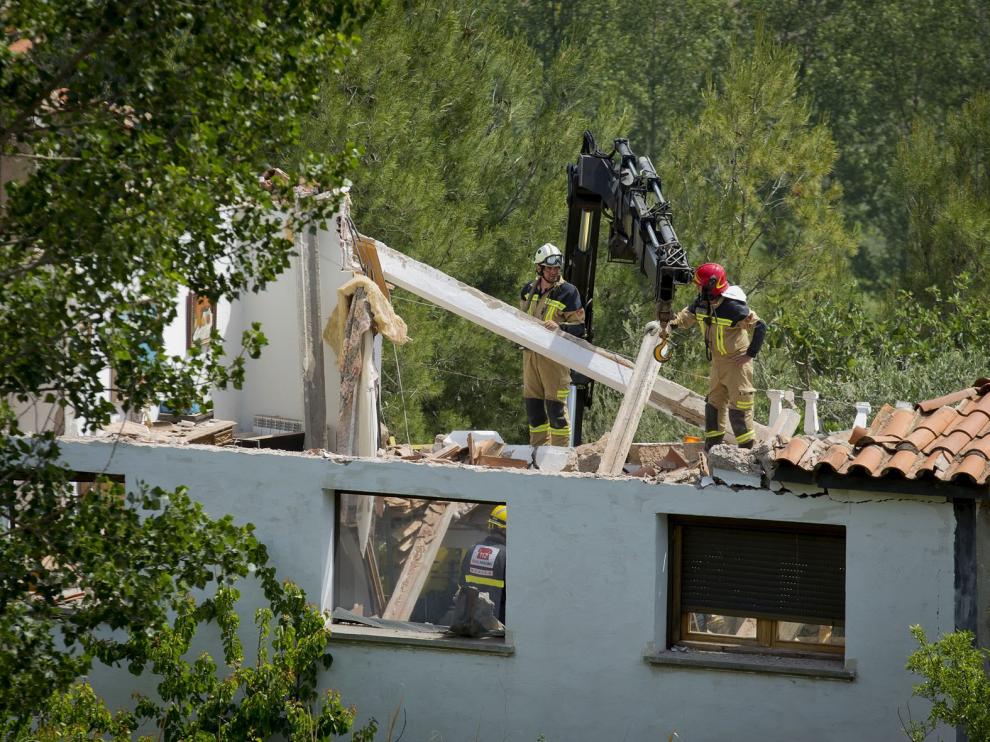 Hasta 17 bomberos profesionales intervinieron en el derrumbe de Nuévalos el pasado 9 de junio.