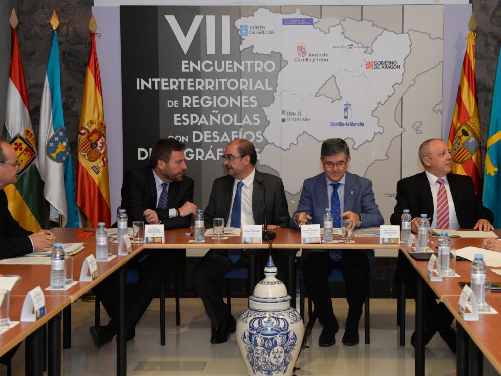 Lambán asiste a un encuentro sobre despoblación en Teruel