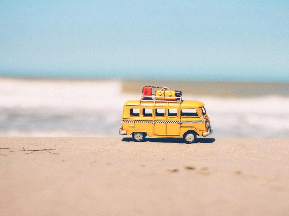 Cinco documentos que debes llevar en el coche si vas a viajar fuera