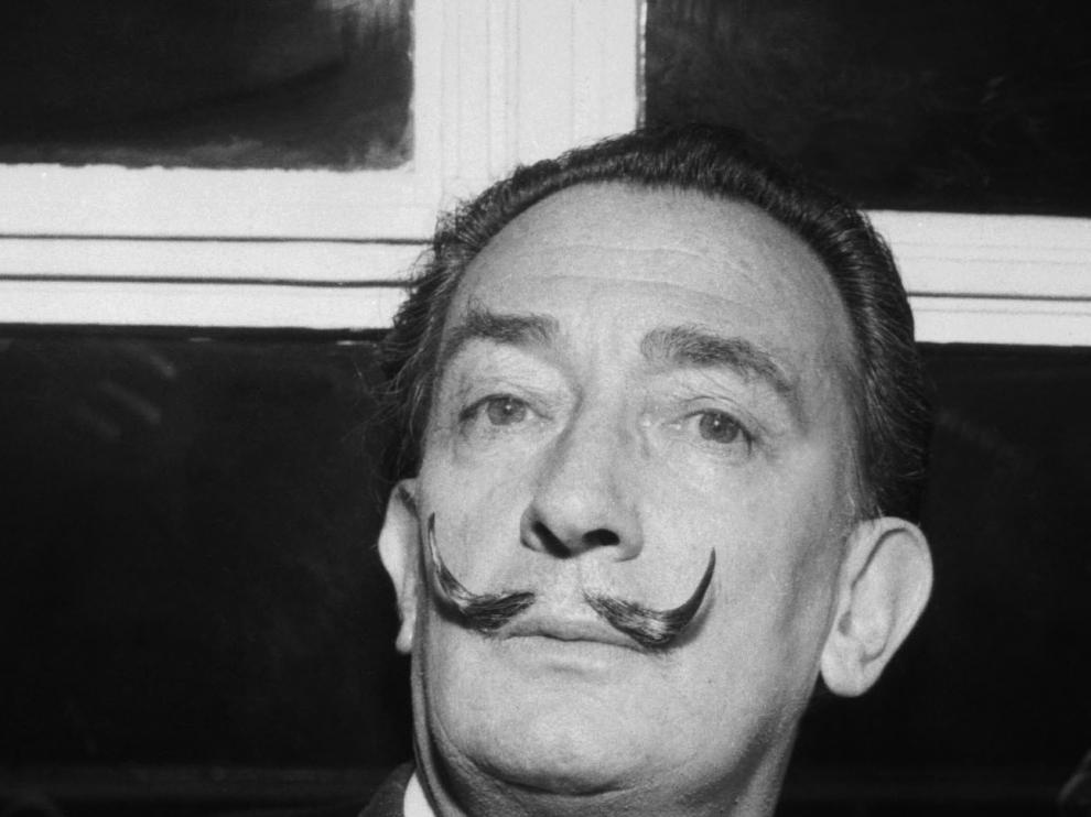 Foto de archivo de Salvador Dalí.