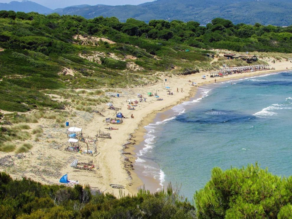 Playa nudista en el Mediterráneo.