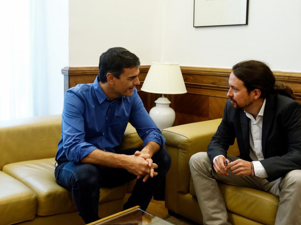 Reunión entre Pedro Sánchez y Pablo Iglesias.