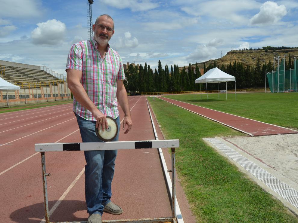 Álvaro Burrell, ayer en las pistas municipales de atletismo de Monzón.