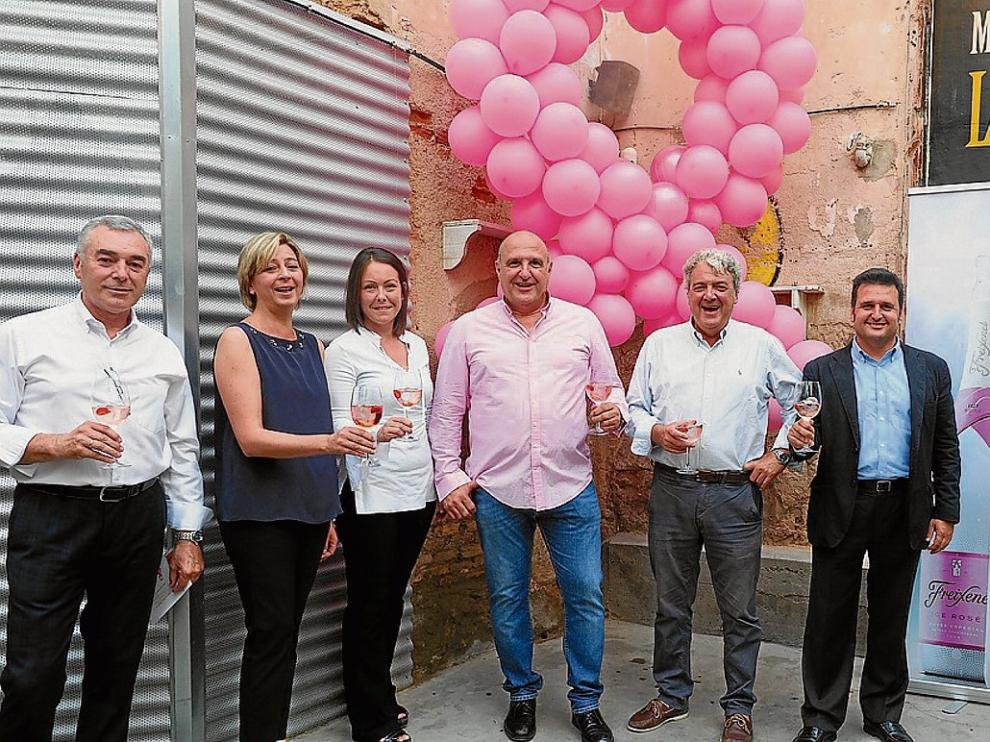 Vicente López-Brea, de márquetin de Freixenet; Silvia Tomé, enóloga; Patricia Galilego, comercial de Freixenet; Guillermo Vicente, gerente de Libertad 6.8; Jorge de Gispert, director de Márquetin del Grupo Freixenet;_y Carlos Zendrera, responsable comercial del Grupo Freixenet en Aragón.