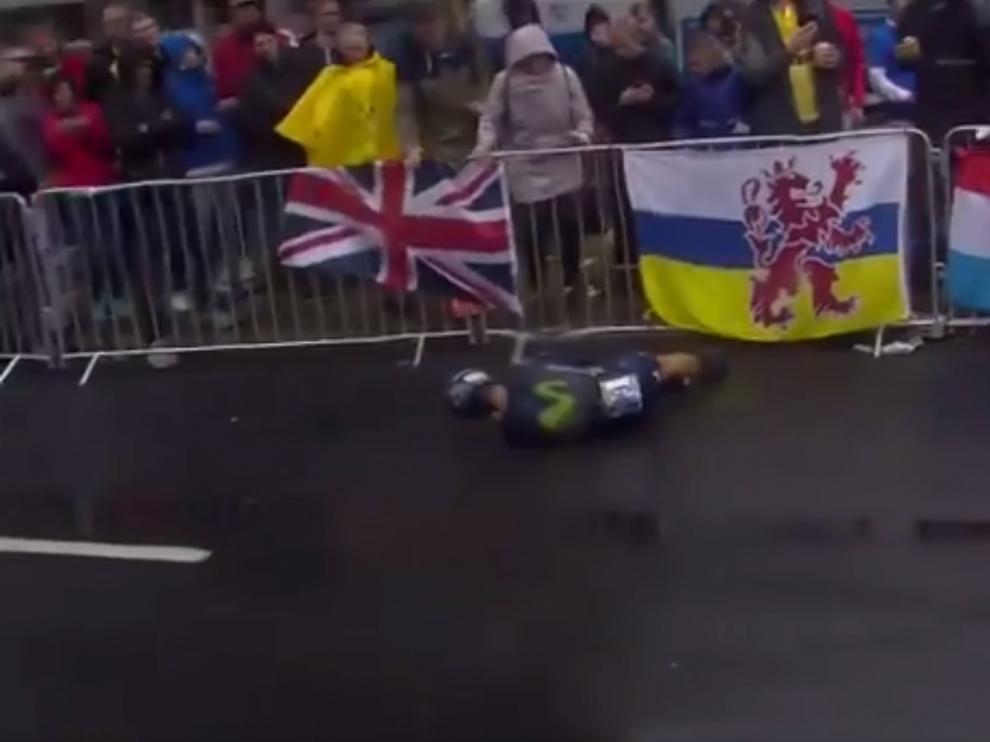 Alejandro Valverde se retira del Tour tras sufrir una dura caída en la crono.
