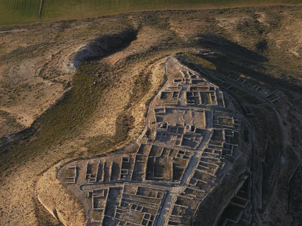 Vista aérea del Cabezo de Alcalá, en la localidad turolense de Azaila.