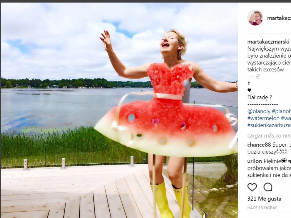Un poco de habilidad con el cuchillo y una buena perspectiva fotográfica son las claves del 'Watermelon dress'.