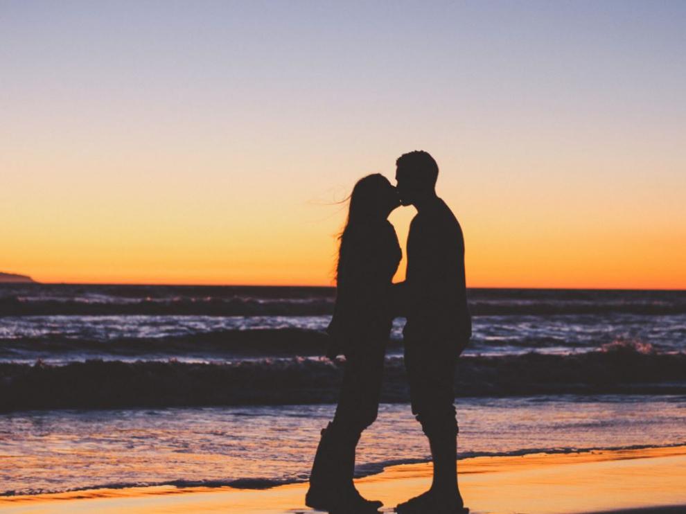 Las parejas aumentan su convivencia en verano.