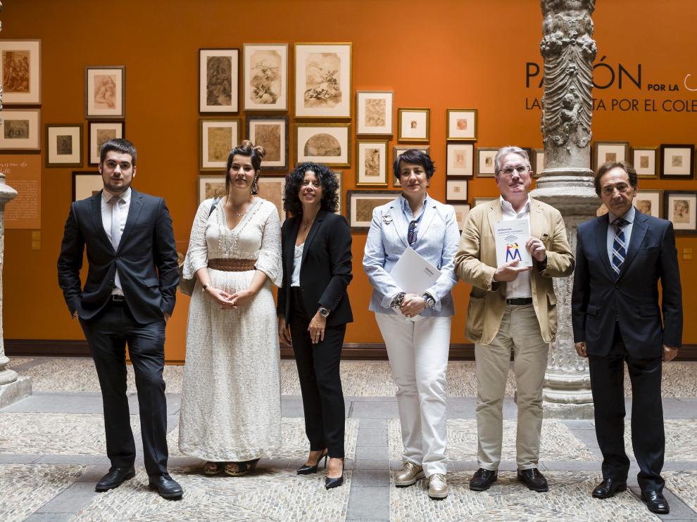 Álvaro Monzón (Deusens), Greta Garet, Maite Poyos (Deloitte), Rosa M.ª Sáinz (Fundación Telefónica), José M.ª Álvarez Monzoncillo y Salvador Arenere (ADEA), ayer en Ibercaja Patio de la Infanta.