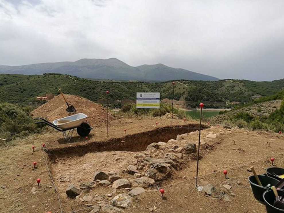 Excavaciones arqueológicas en Los Fayos.