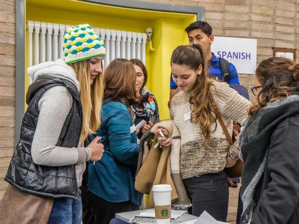 Los cursos de conversación son una de las propuestas para esta época del año.