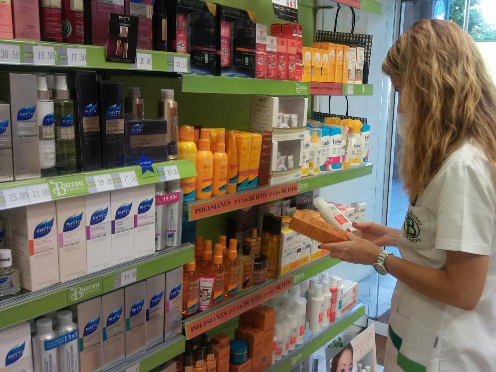 Los expertos recomiendan elegir una crema que proteja contra las cuatro radiaciones (ultravioleta A, ultravioleta B, infrarrojos e invisibles).
