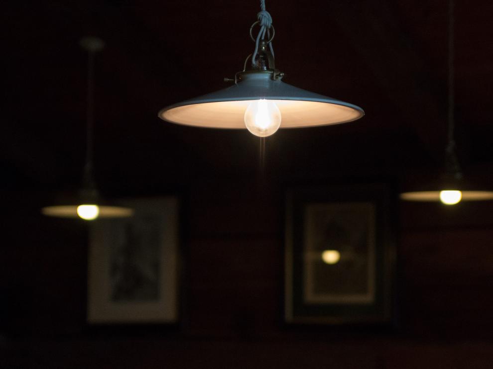 El precio de la luz bajará alrededor poco más de dos euros