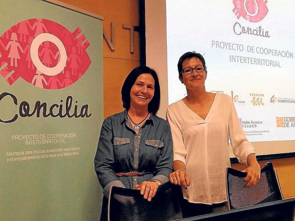 Olga Brosed ( izquierda), e Isabel Lisa, vicepresidenta de Ceder, en la presentación de Concilia.