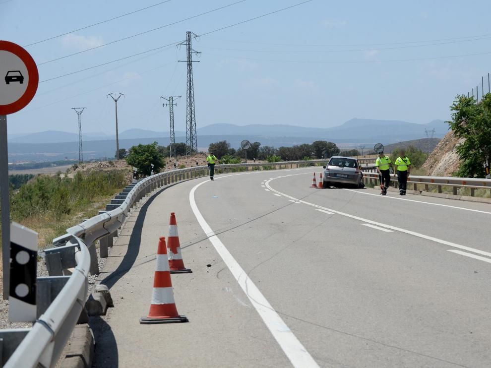 Fallece un ciclista de Cella y otro resulta herido al atropellarles un turismo en la N-420.