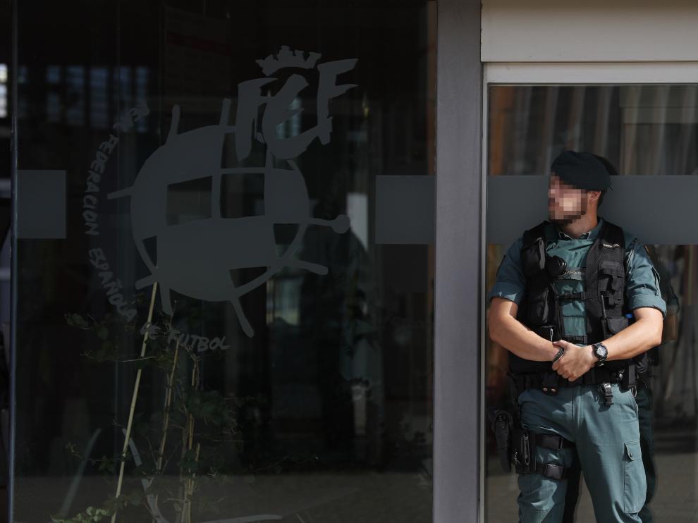 Agentes custodian la RFEF.