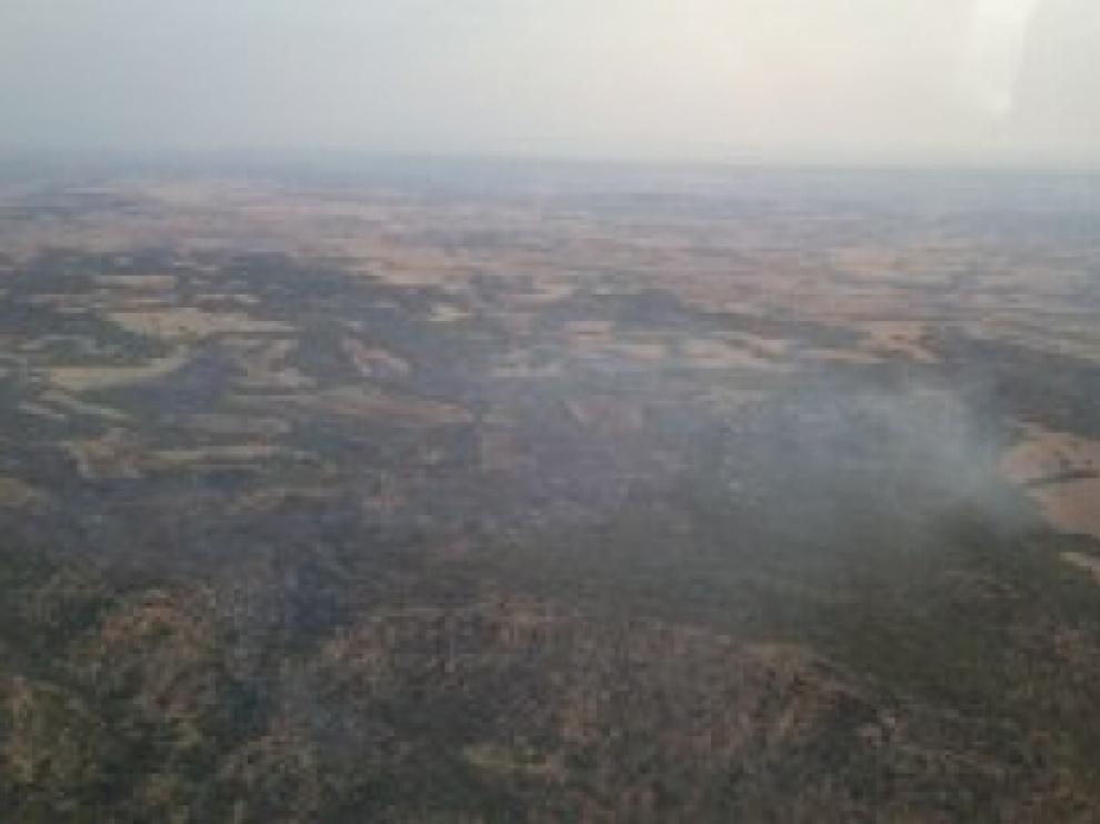 Una tormenta seca con aparato eléctrico provocó cuatro focos de incendios a última hora de este lunes en el Bajo Aragón.