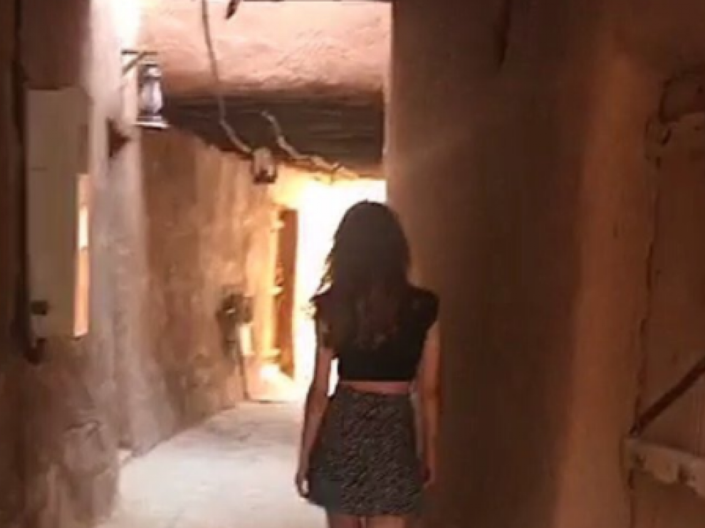 Arrestada por aparecer en un vídeo con minifalda.