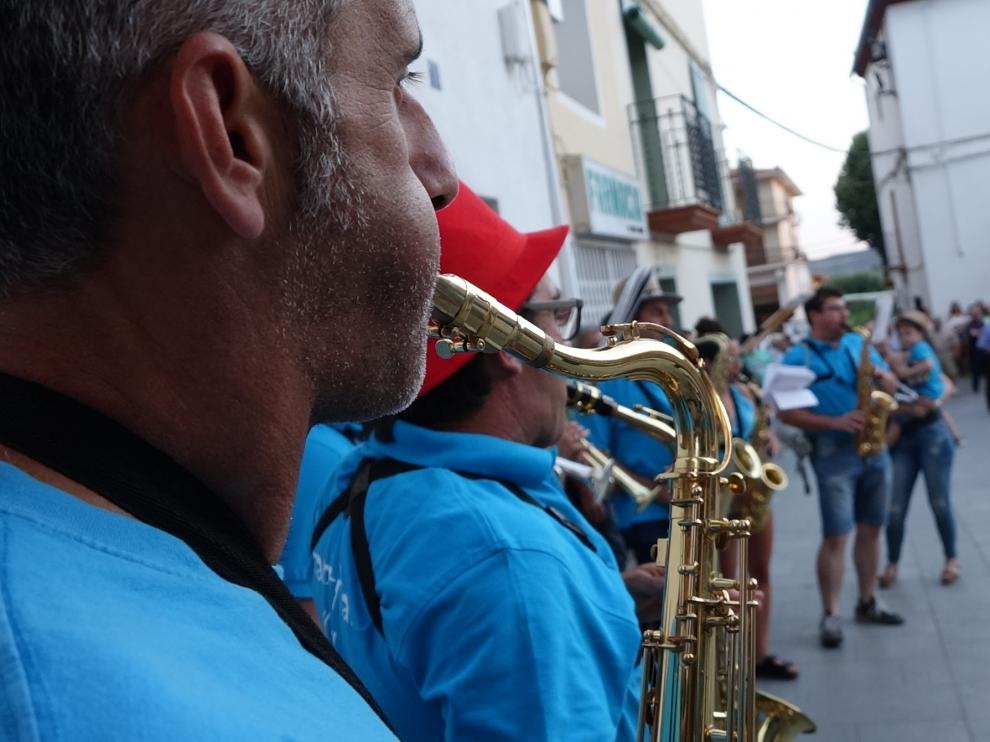 Los actos comenzaron con el pregón a cargo de los Quintos del 99 y una gran cena popular.