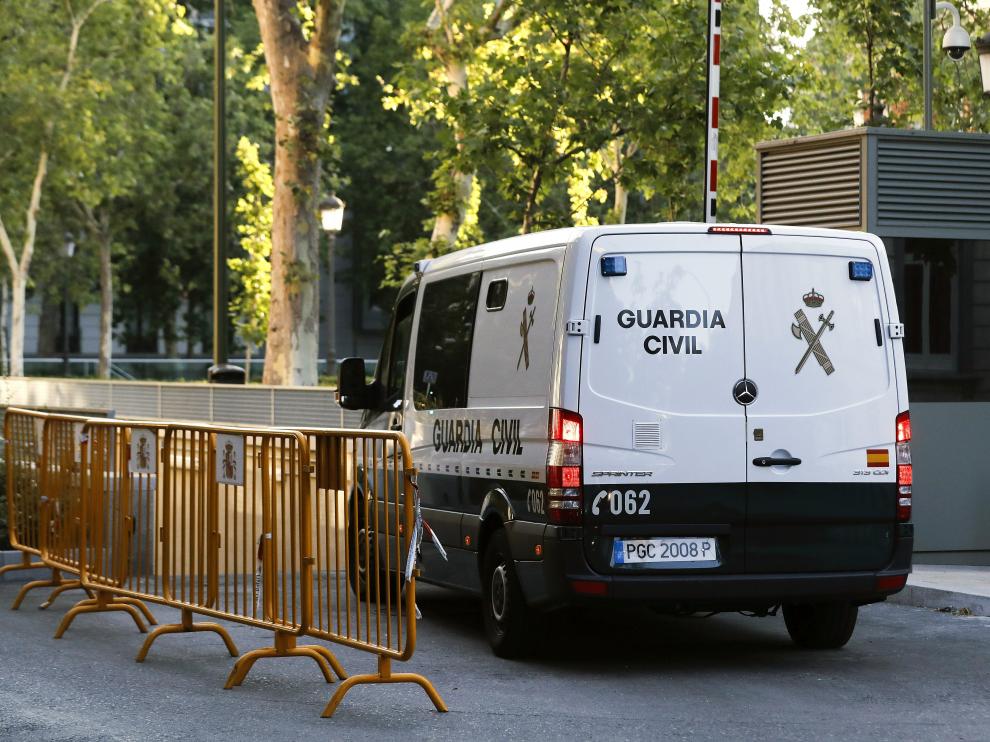El furgón que traslada a Gorka Villar.