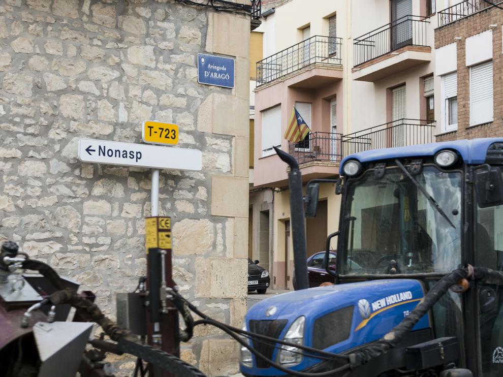 La avenida de Aragón convive con las banderas esteladas.