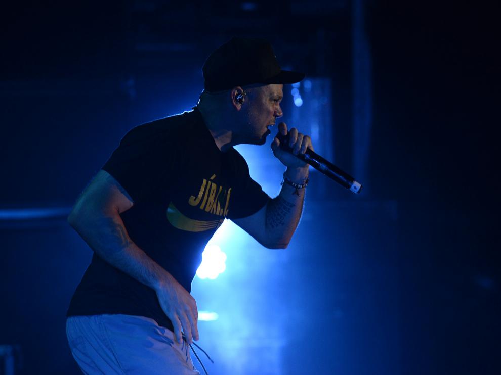 Residente, entregado sobre el escenario de Pirineos Sur.