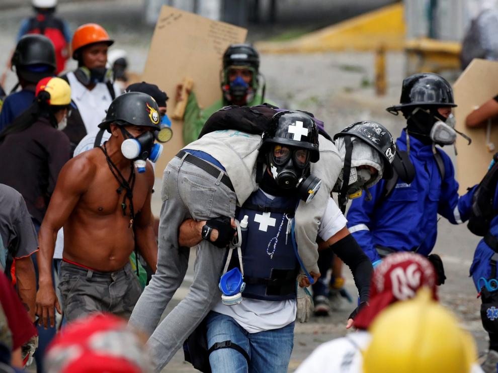 Los venezolanos han salido de nuevo este sábado a las calles de Caracas.