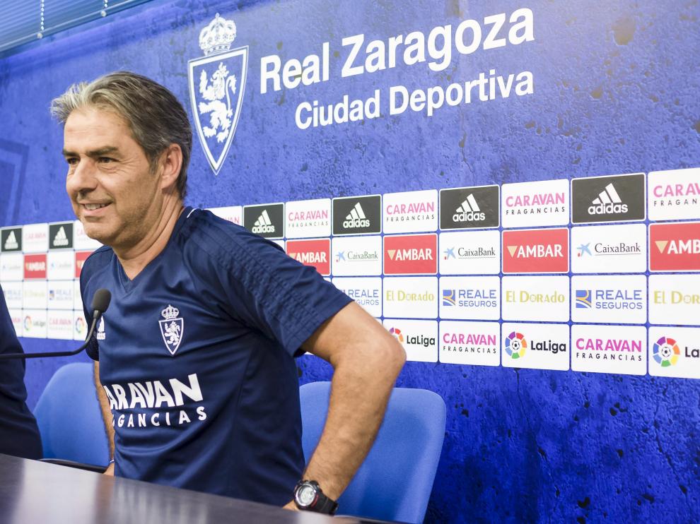 Natxo González, con una tímida sonrisa, durante su comparecencia de ayer en la Ciudad Deportiva.