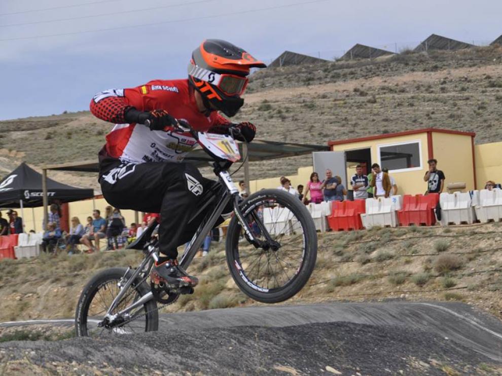 Jorge Gil, en una competición de BMX.