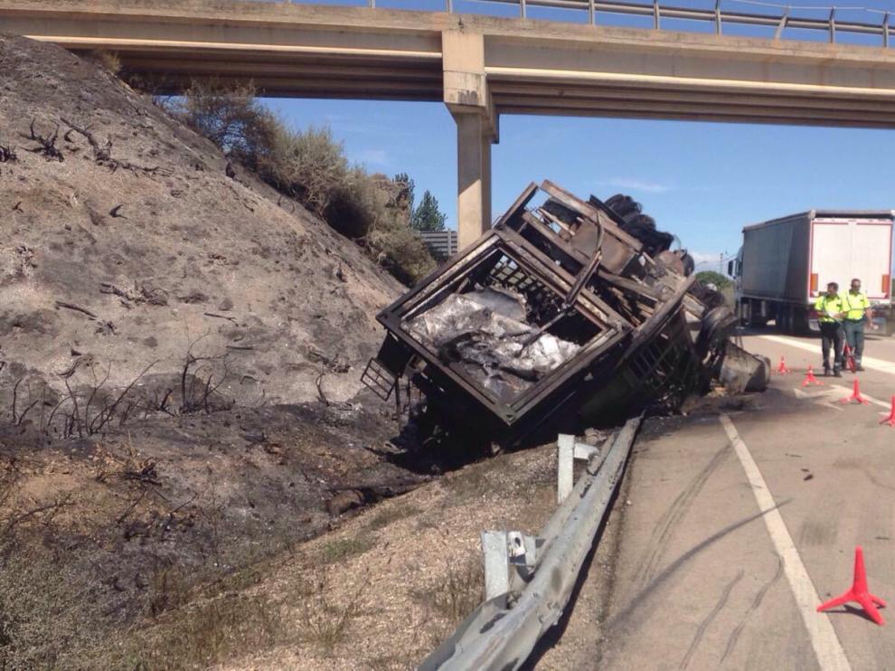 Según primeras informaciones, el accidente se ha producido a las 6.00 en la A-1213, en el kilómetro 24.
