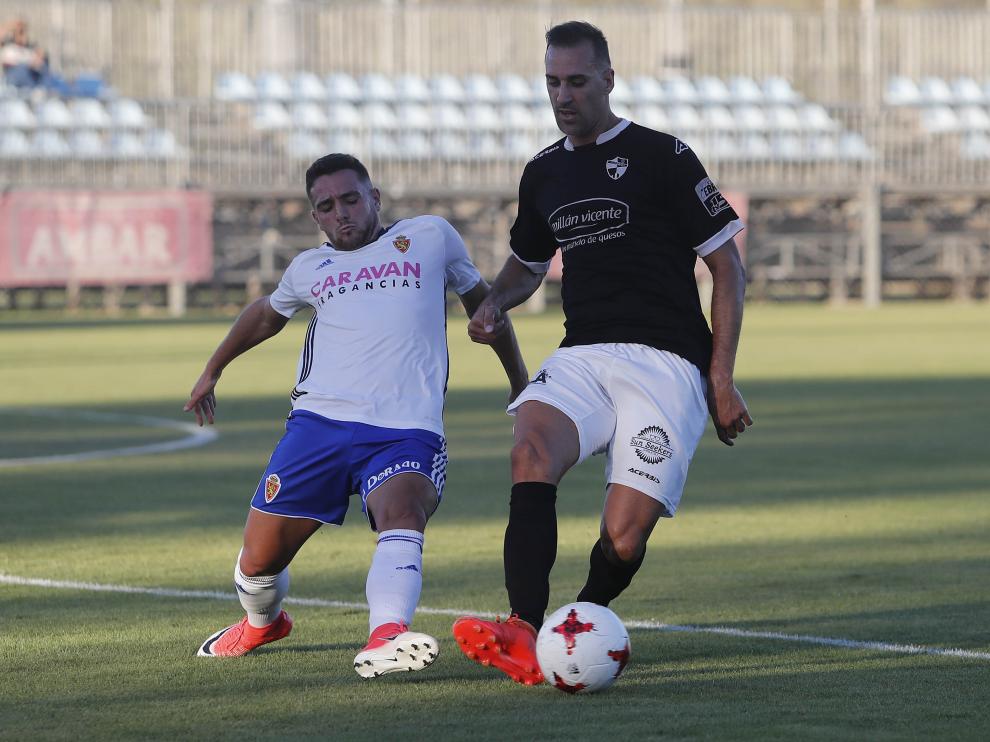 Uno de los amistosos del CD Ebro, frente al Deportivo Aragón