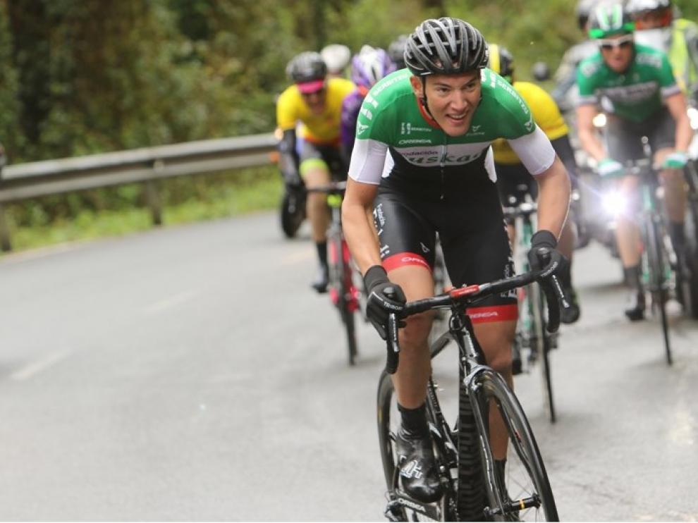 Fernando Barceló en una carrera de esta temporada con el maillot de la Fundación Euskadi.