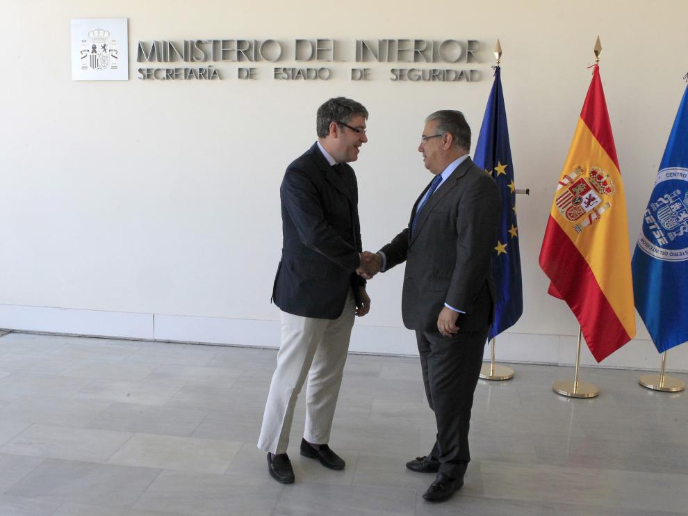 El ministro de Energía, Turismo y Agenda Digital, Álvaro Nadal, y el ministro del Interior, Juan Ignacio Zoido, a su llegada al centro tecnológico de Seguriada.